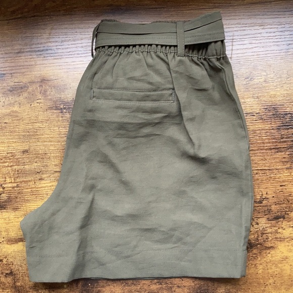 Olive Green paper bag shorts! Unworn. - Picture 2 of 2
